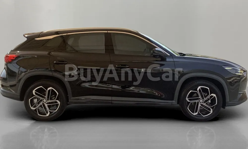 Vehicle photo 3