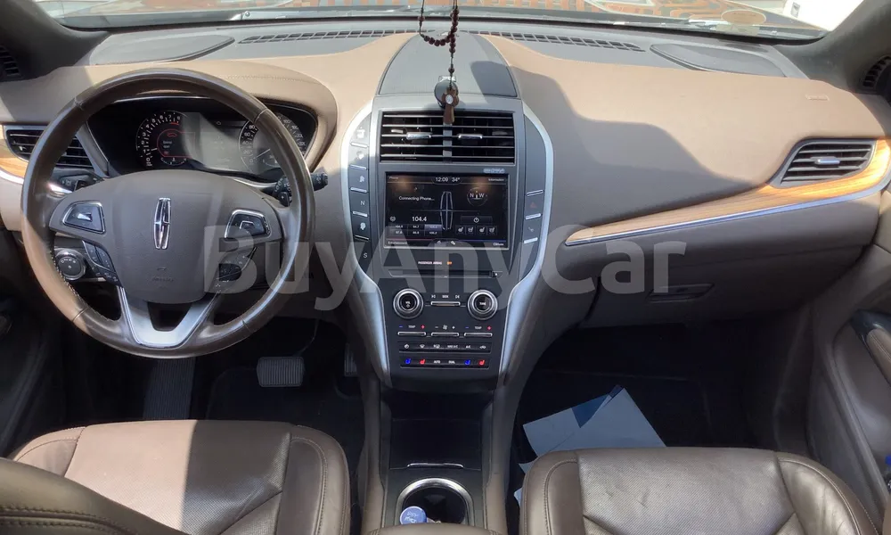 Vehicle photo 9