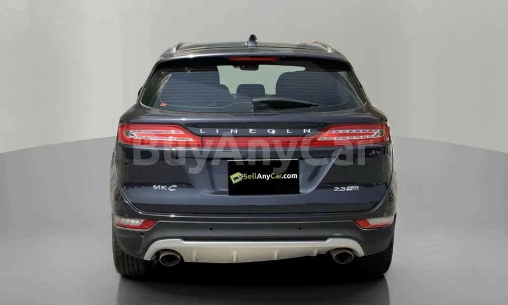 Vehicle photo 2