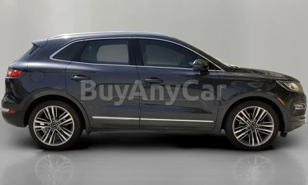 Vehicle photo 3