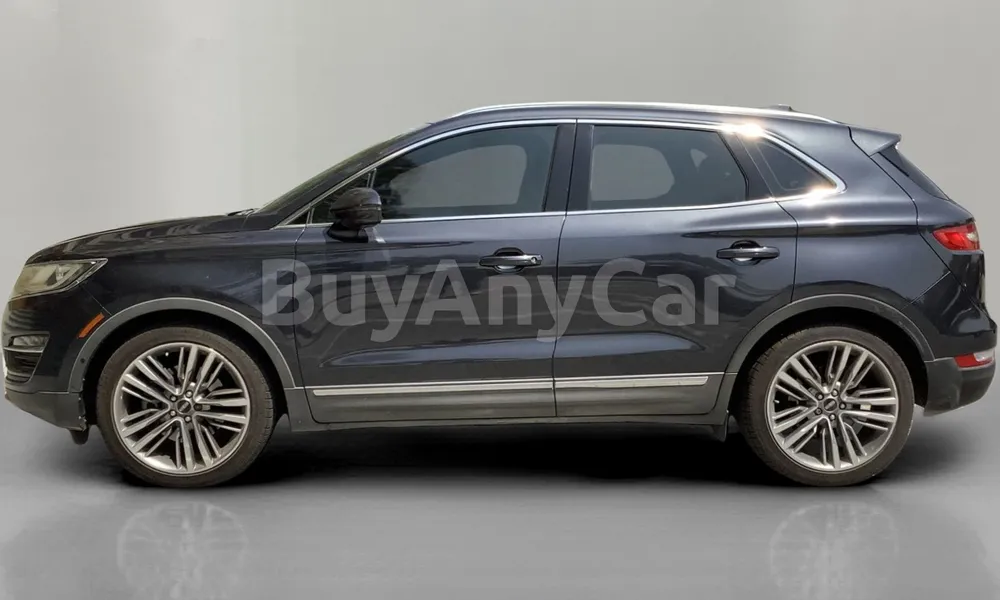Vehicle photo 4