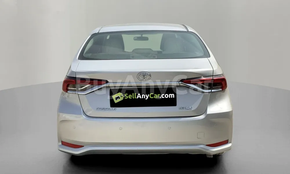 Vehicle photo 2