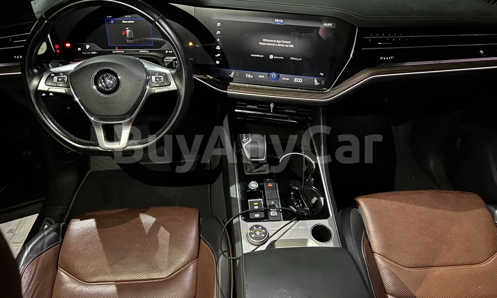 Vehicle photo 8