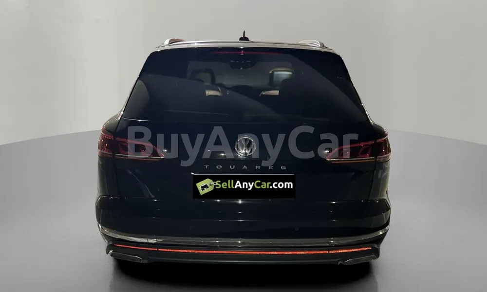 Vehicle photo 2