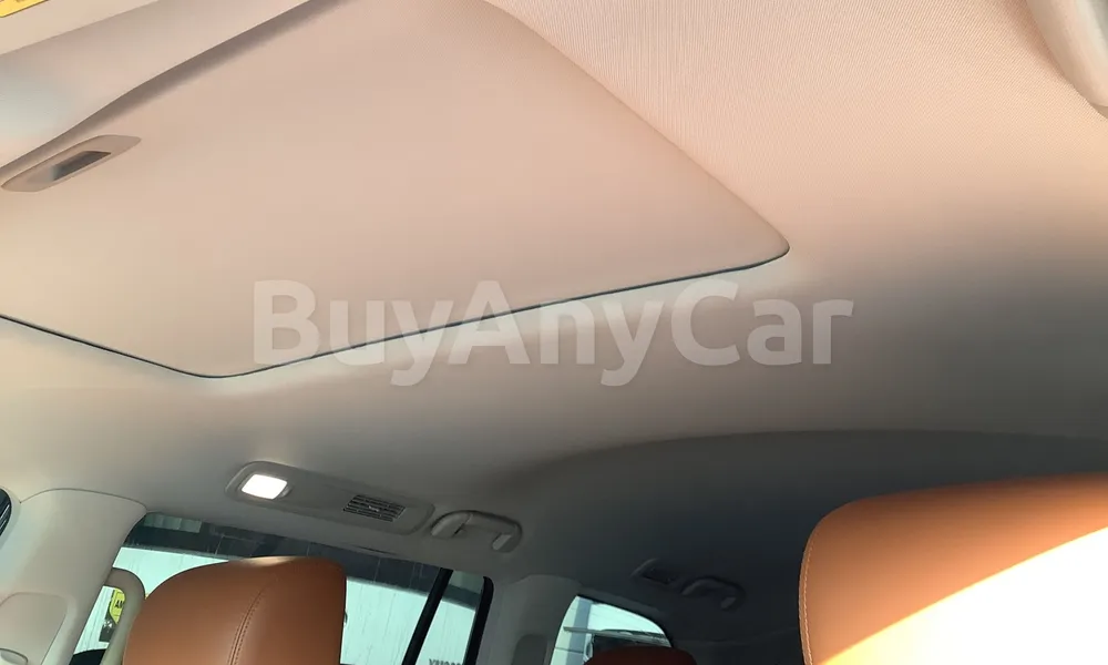Vehicle photo 6