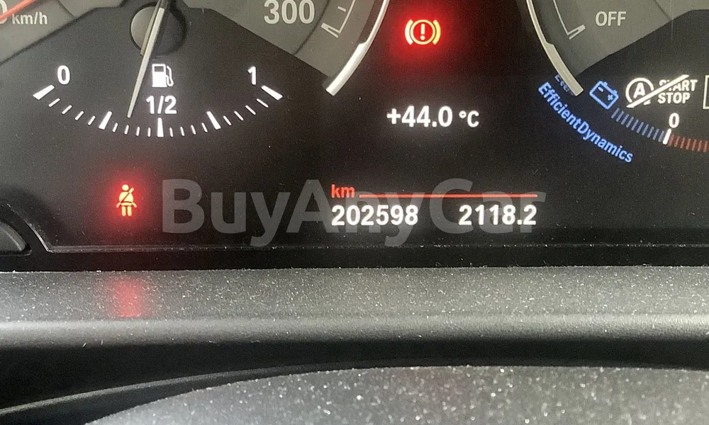 Vehicle photo 9