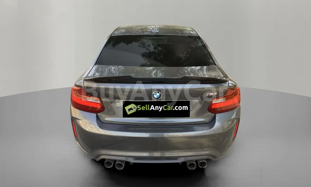 Vehicle photo 2