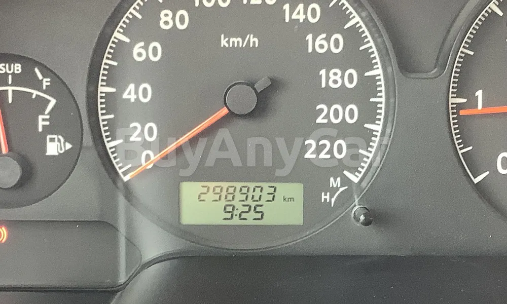 Vehicle photo 8
