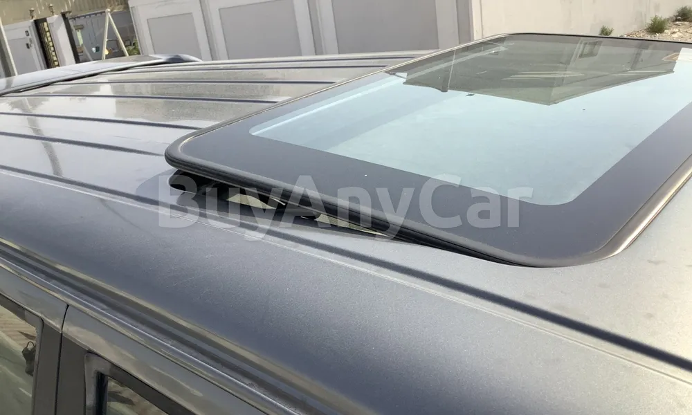 Vehicle photo 5