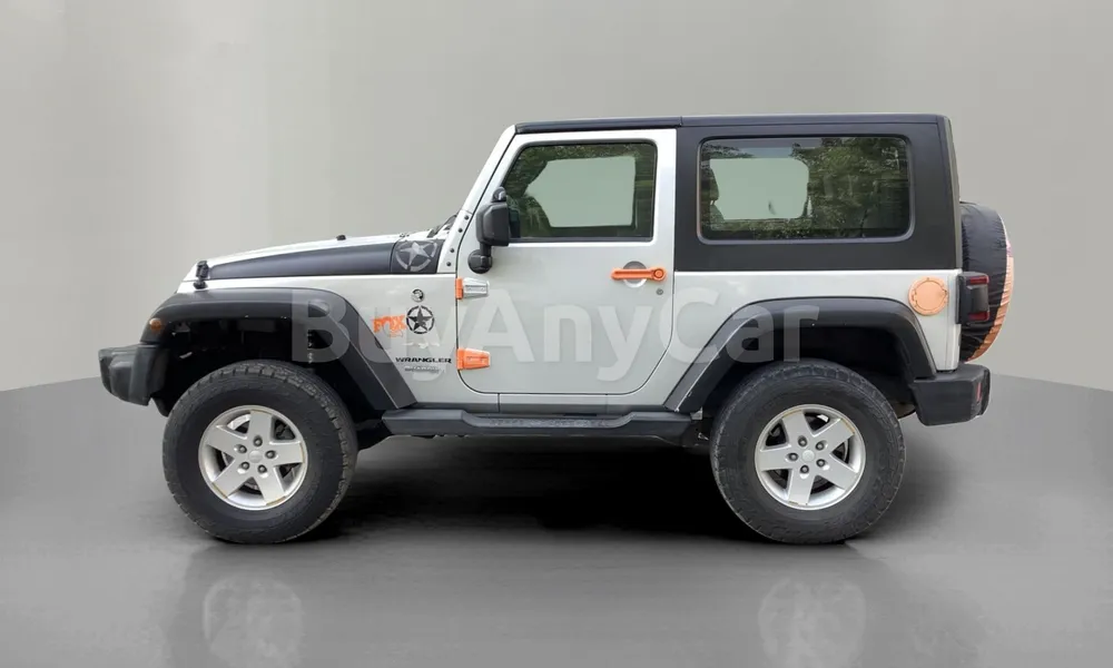 Vehicle photo 4