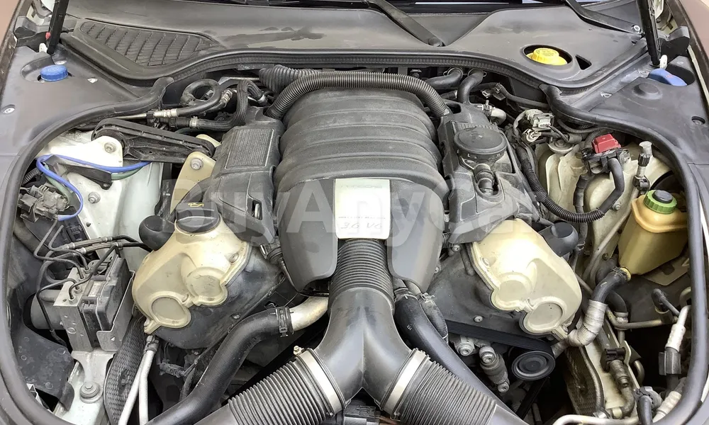Vehicle photo 6