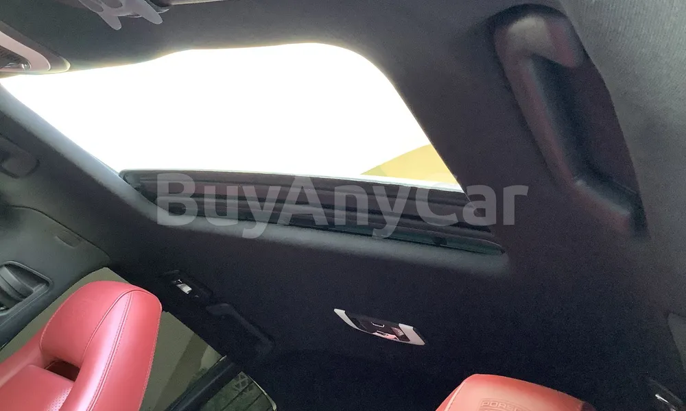 Vehicle photo 9