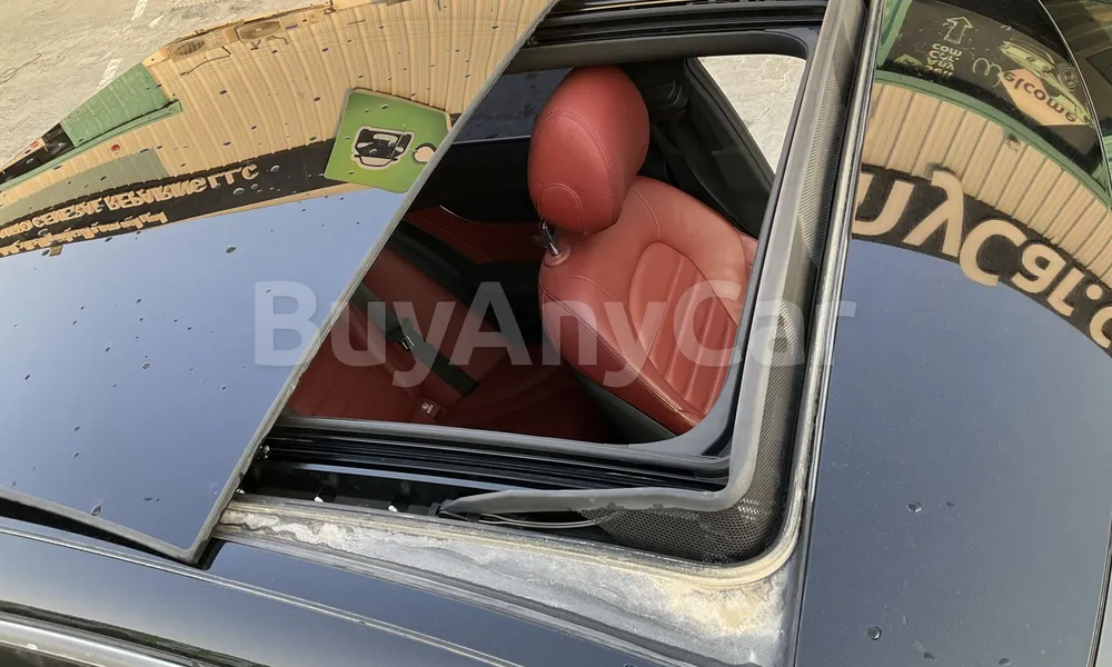 Vehicle photo 5