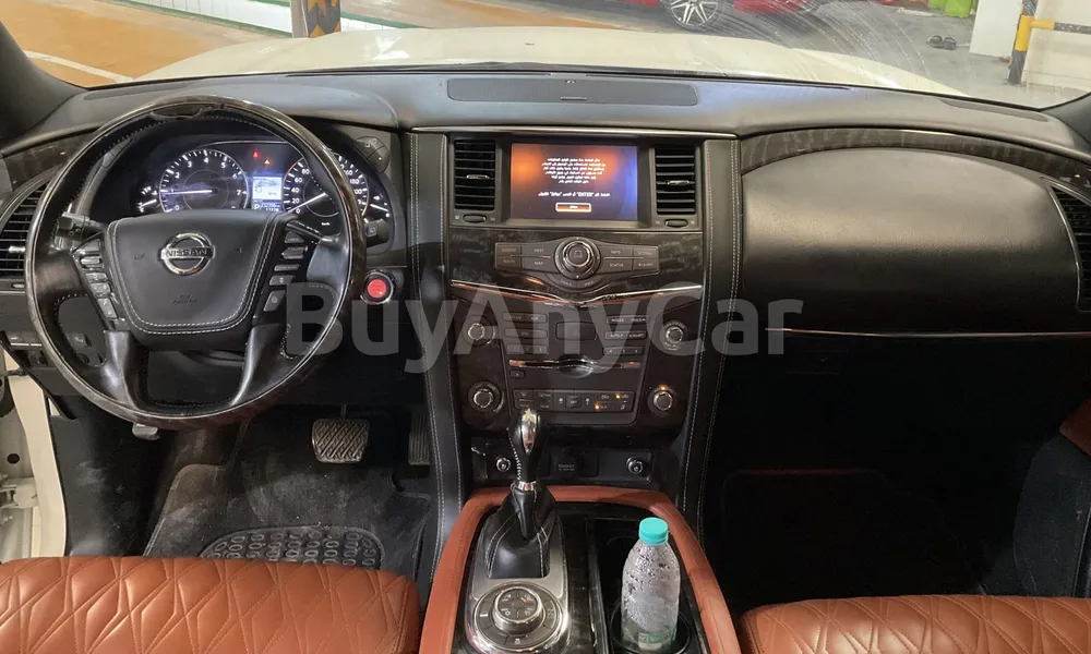Vehicle photo 6
