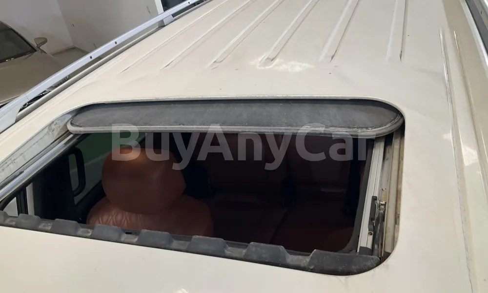 Vehicle photo 5