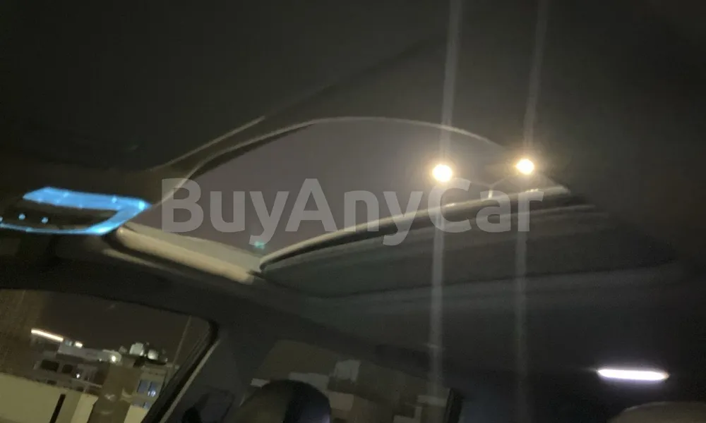 Vehicle photo 7