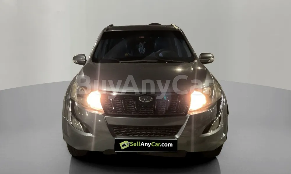 Vehicle photo 1