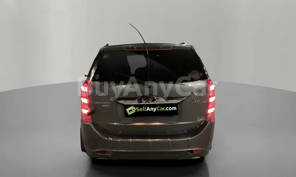 Vehicle photo 2