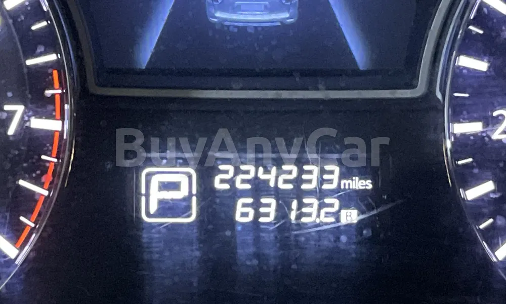 Vehicle photo 7