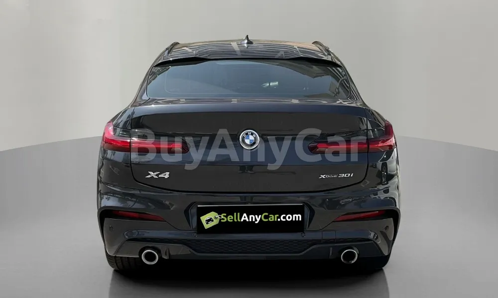Vehicle photo 2