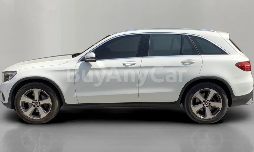 Vehicle photo 4