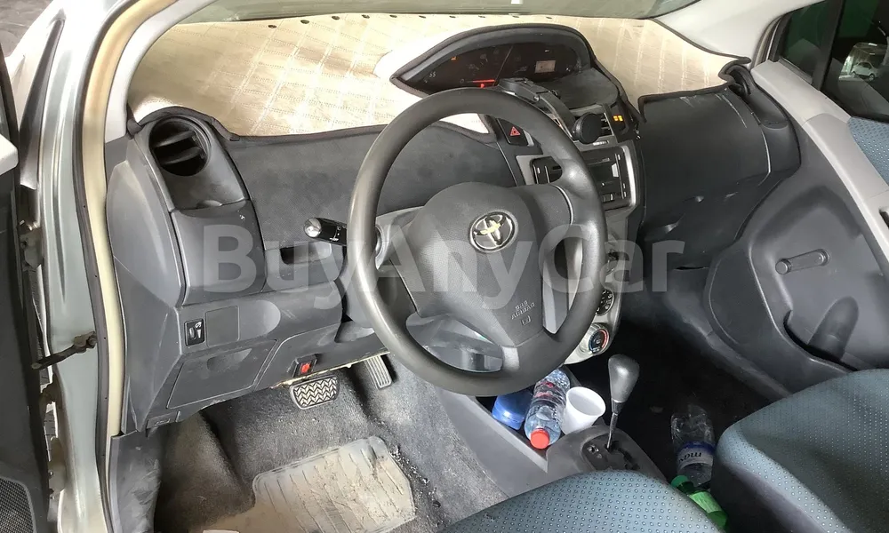 Vehicle photo 8
