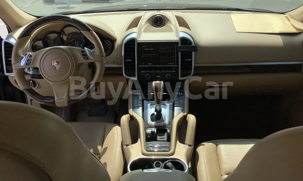 Vehicle photo 9