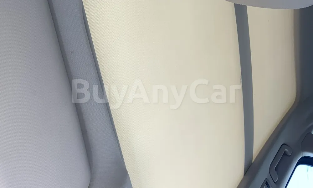 Vehicle photo 8