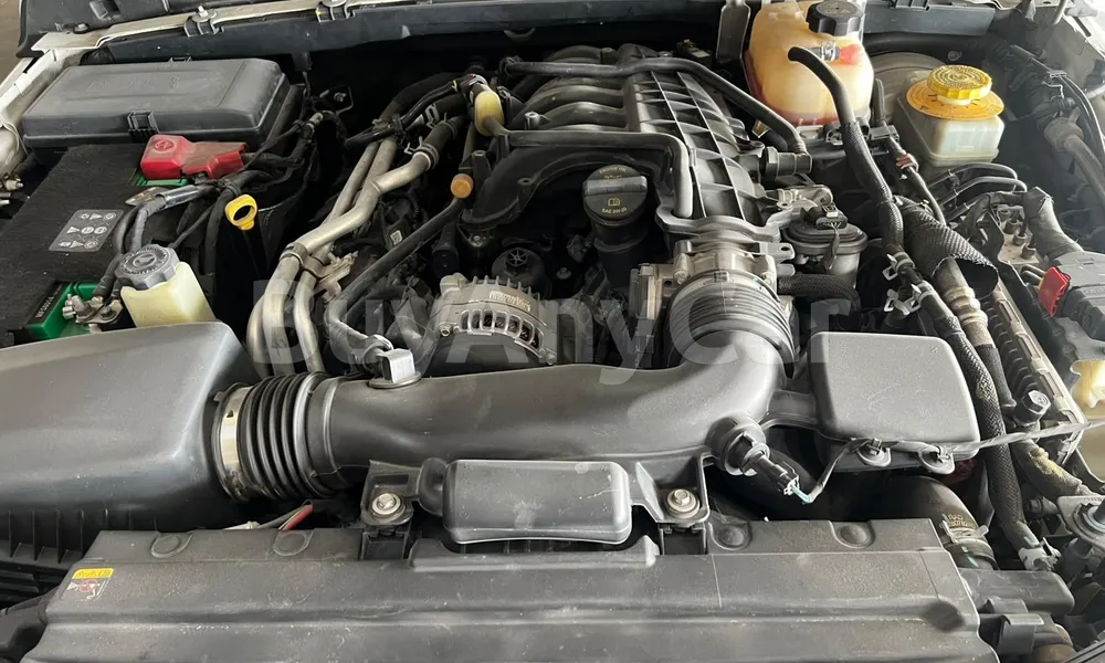 Vehicle photo 8