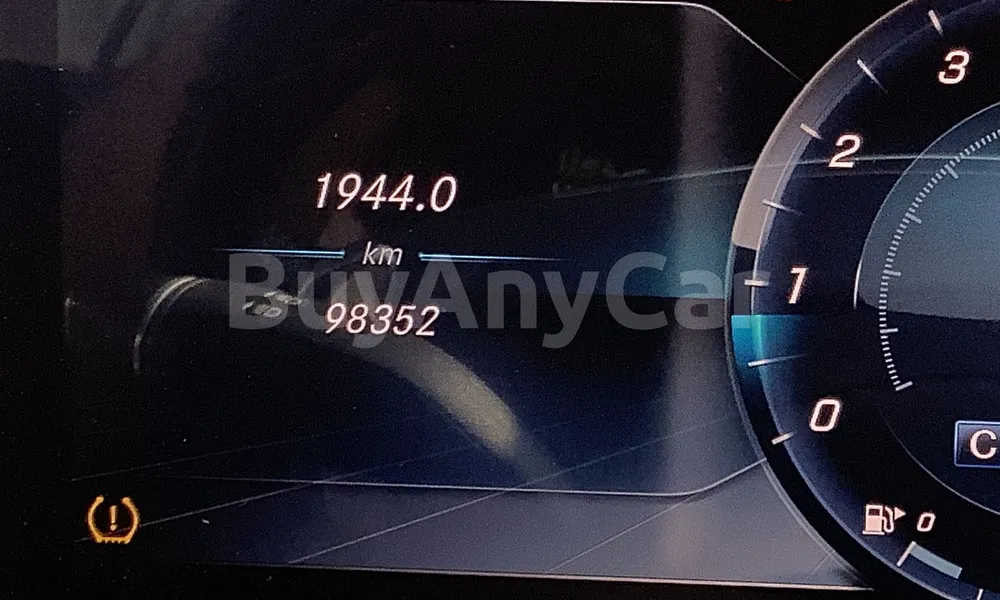 Vehicle photo 8