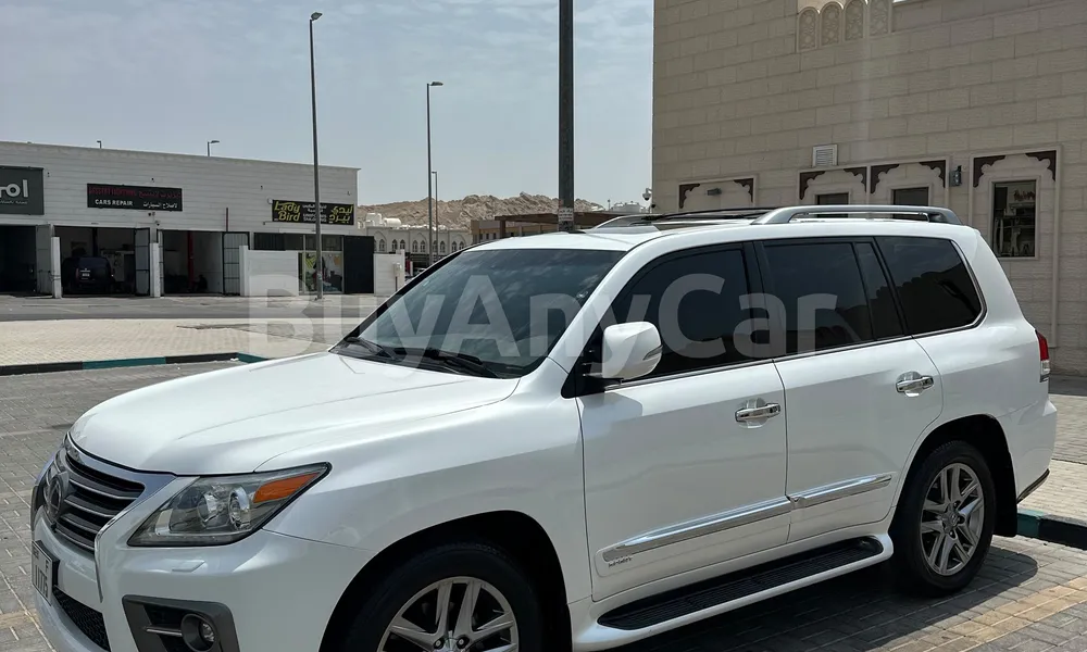 Vehicle photo 4