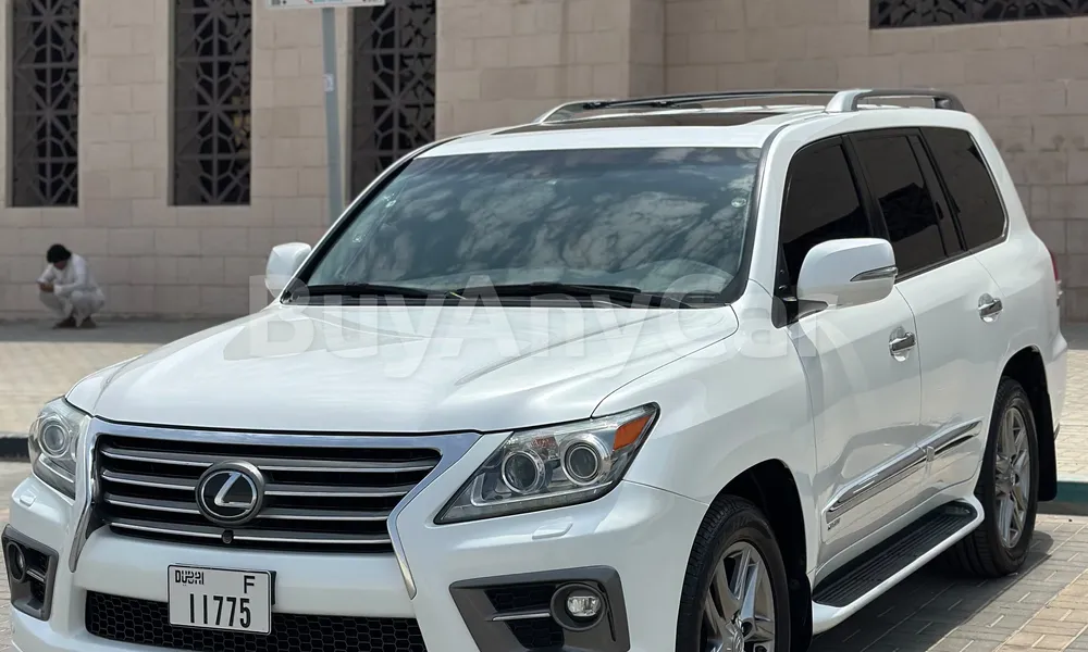 Vehicle photo 6