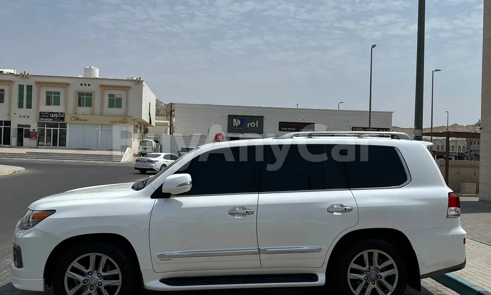 Vehicle photo 3
