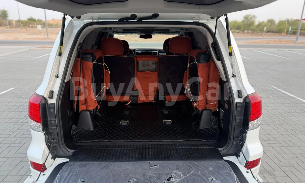 Vehicle photo 5