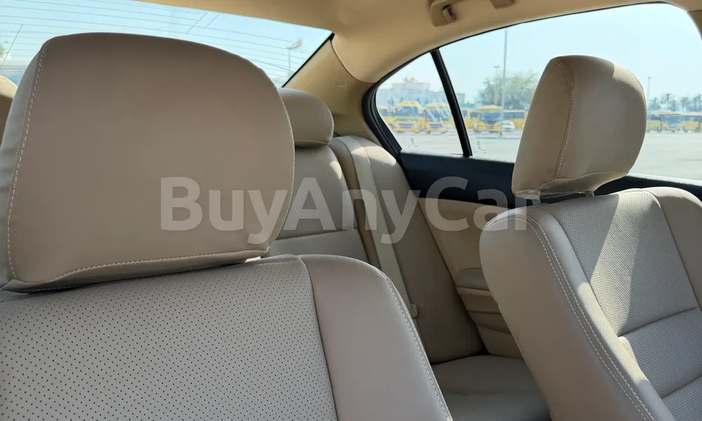 Vehicle photo 5