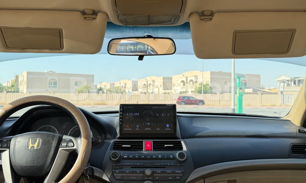Vehicle photo 9