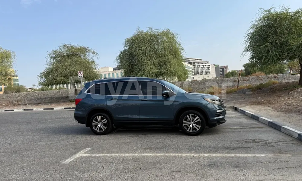Vehicle photo 2