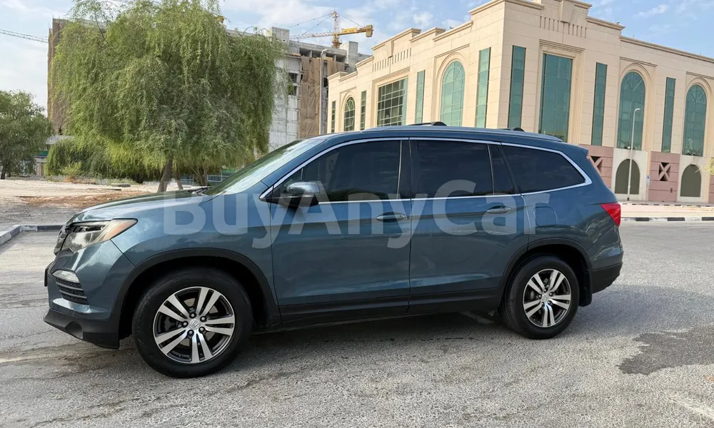 Vehicle photo 3