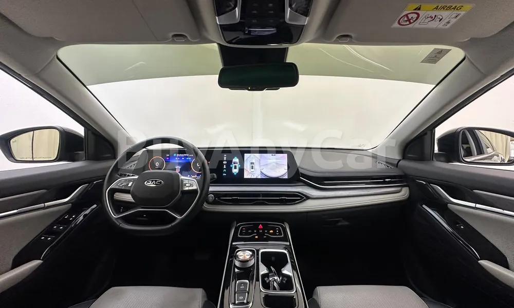 Vehicle photo 6