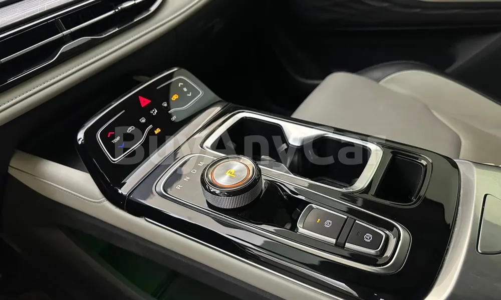 Vehicle photo 11