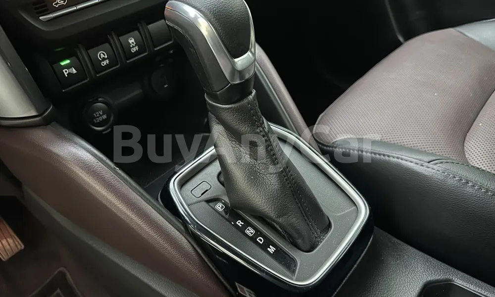 Vehicle photo 10