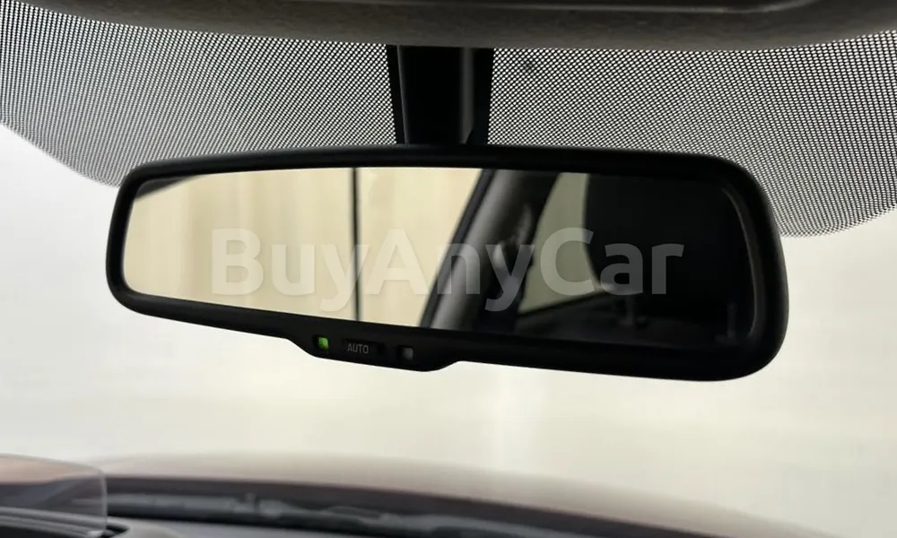 Vehicle photo 12
