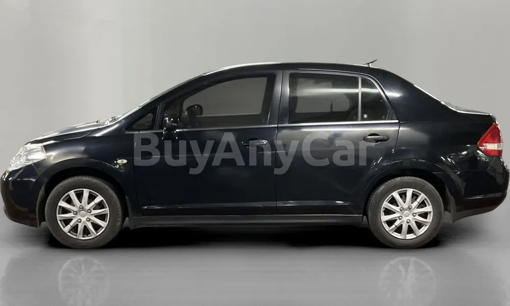 Vehicle photo 4