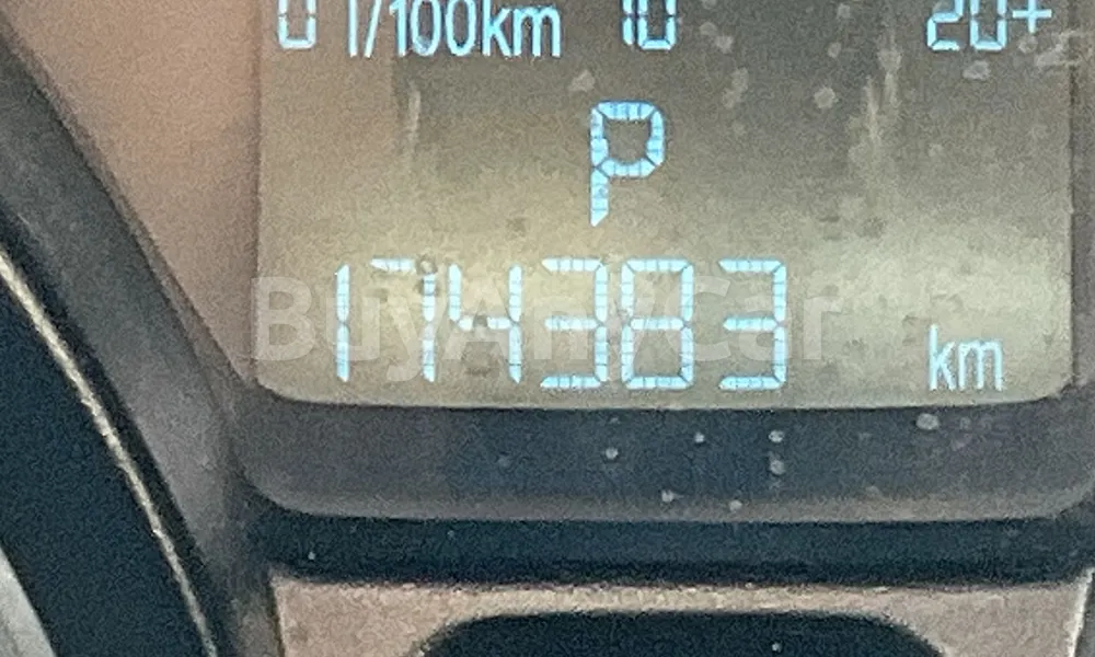Vehicle photo 9