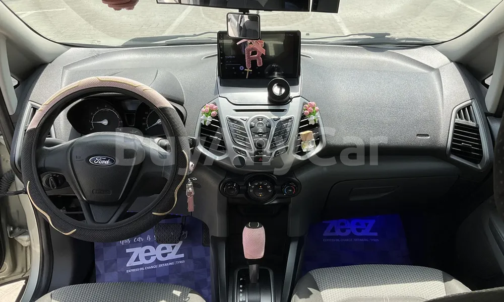Vehicle photo 7