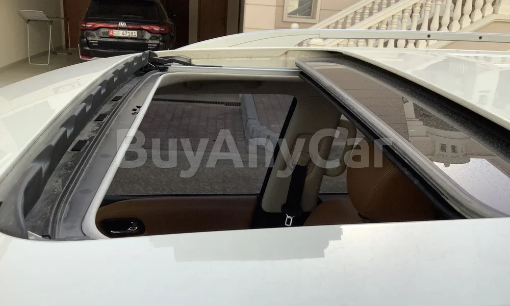 Vehicle photo 4