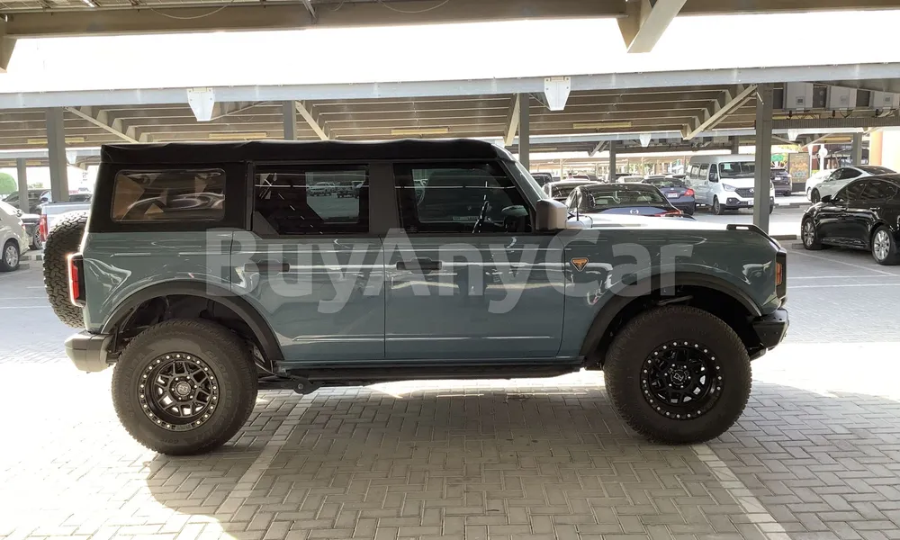 Vehicle photo 3
