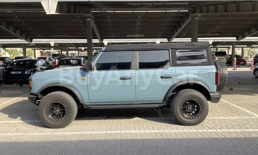 Vehicle photo 4