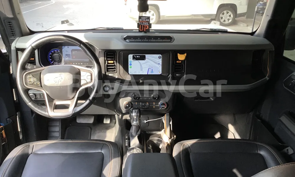 Vehicle photo 8