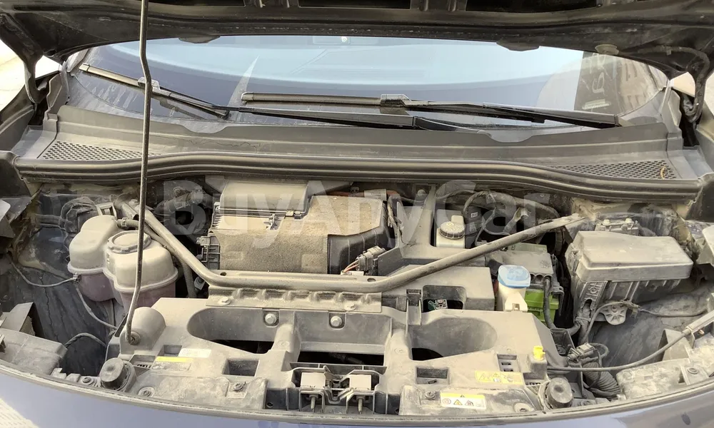 Vehicle photo 6